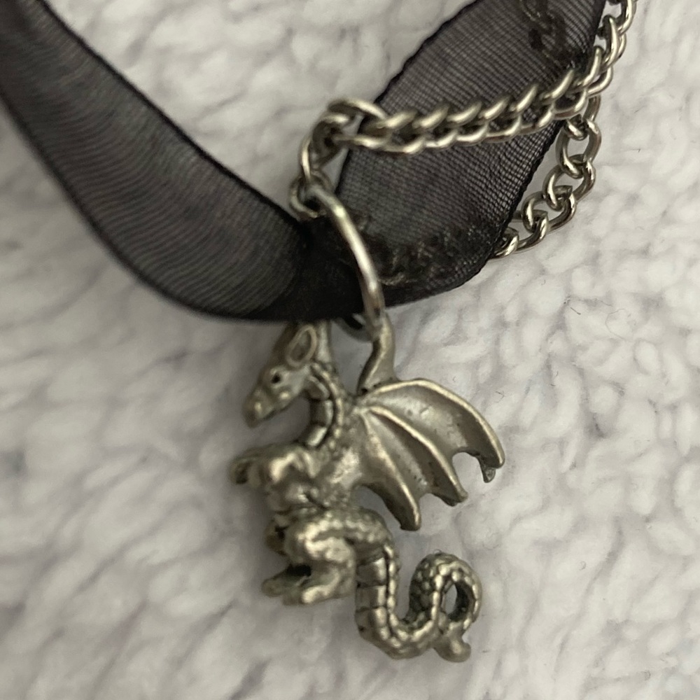 Dragon 🐉 necklace/choker, 7.5 inch long.
